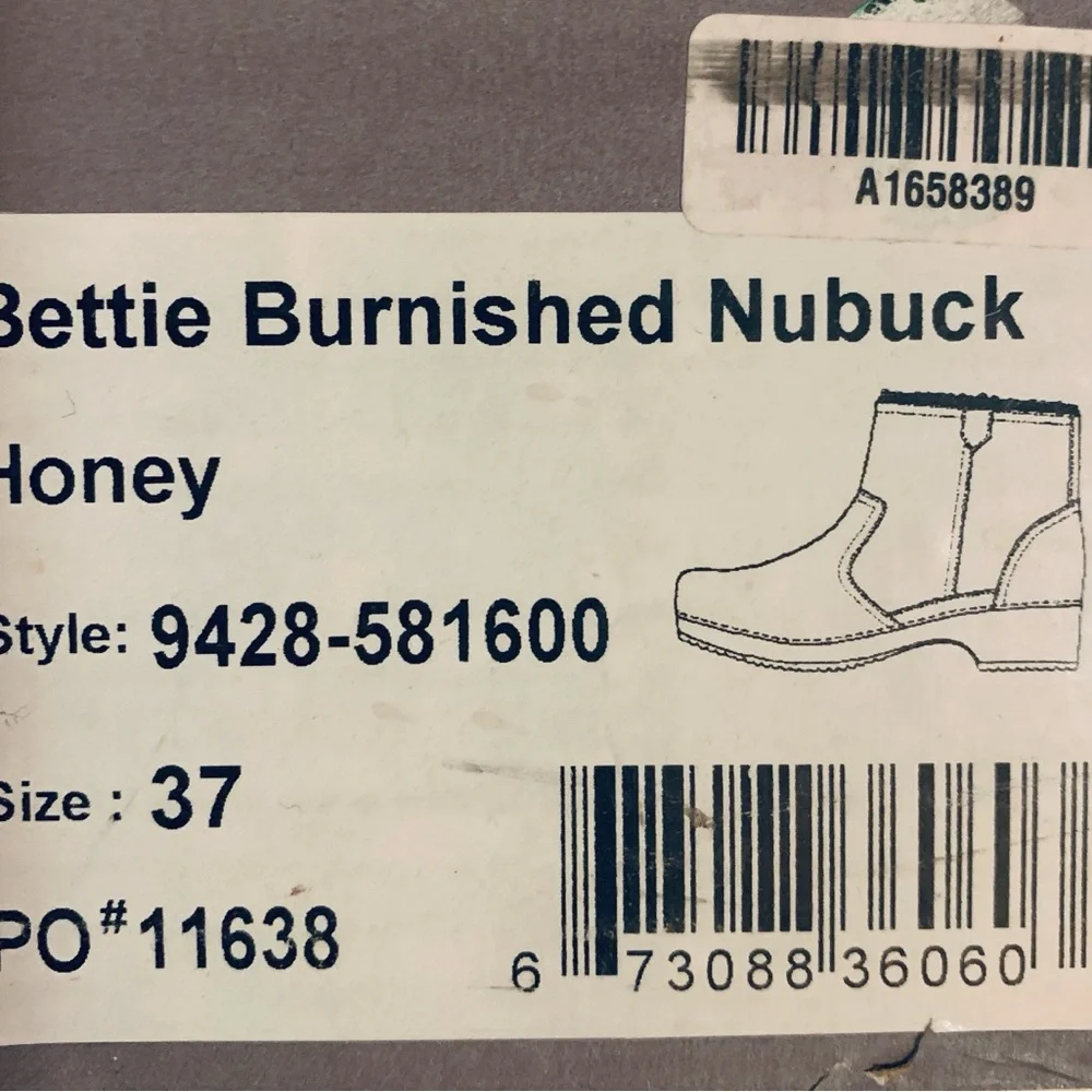 Dansko “Bettie” in Nubuck Honey, shearling linning. New in box - Picture 2 of 7